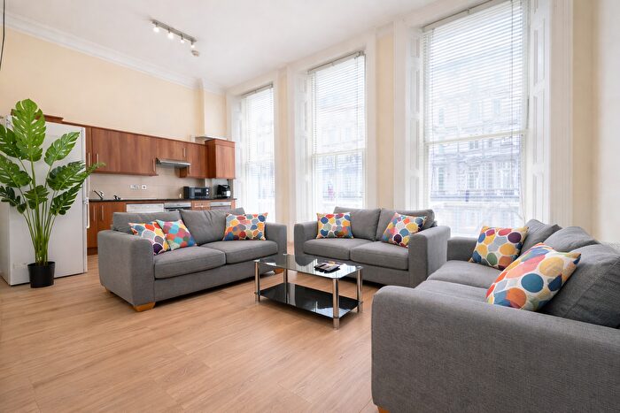 3 Bedroom Flat To Rent In Cromwell Road, London, SW7