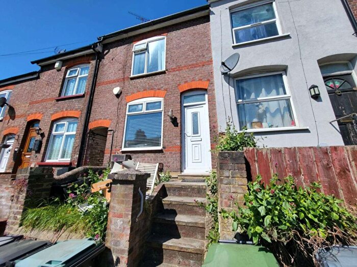 2 Bedroom Terraced House To Rent In Winsdon Road, LU1