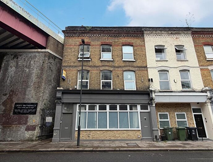 1 Bedroom Flat For Sale In B Hinton Road, Herne Hill, London, SE24