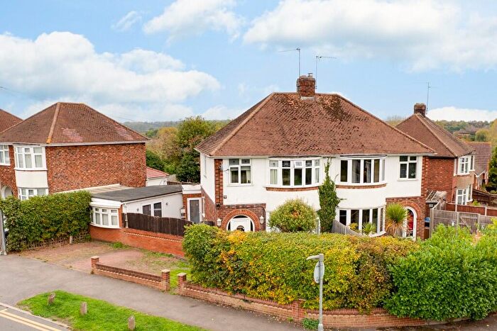 3 Bedroom Semi-Detached House For Sale In Southgate Drive, Kettering, NN15