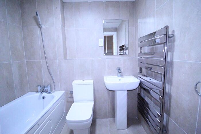2 Bedroom Flat To Rent In High Road, Ilford, IG1