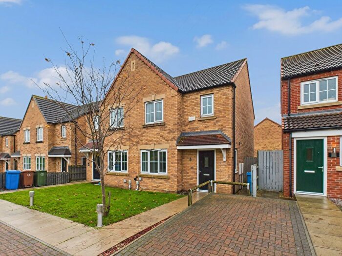 3 Bedroom Semi Detached House For Sale In Devonshire Close, Elloughton, Brough, HU15