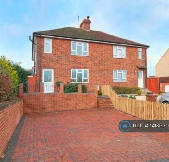 3 Bedroom Semi-Detached House To Rent In Cuxton Road, Rochester, ME2
