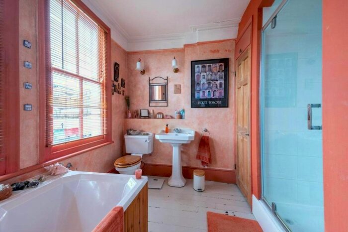 4 Bedroom Semi-Detached House To Rent In Sussex Road, New Malden, KT3