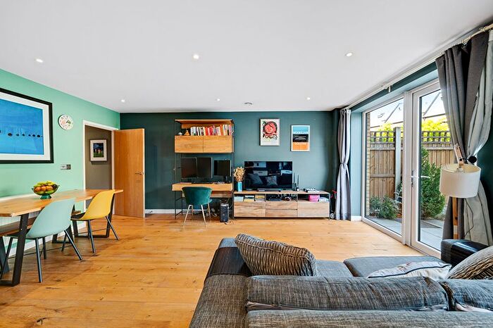 2 Bedroom Property For Sale In Commerell Street, Greenwich, London, SE10