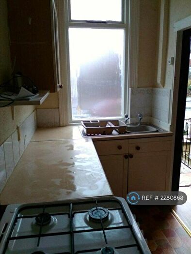 1 Bedroom Terraced House To Rent In Ingram Crescent, Leeds, LS11