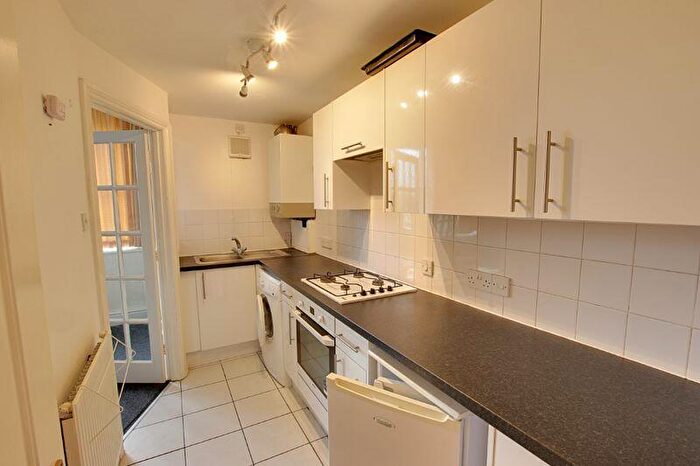 2 Bedroom Flat To Rent In Wells Road, Bath, BA2