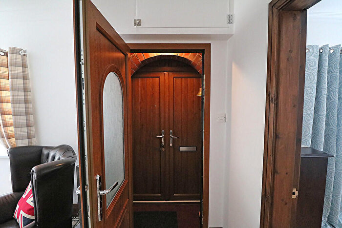 2 Bedroom Detached Bungalow For Sale In Eastoft Road, Luddington, DN17
