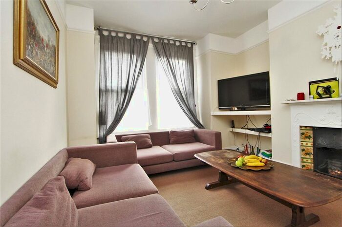 2 Bedroom Flat To Rent In Julian Avenue, Acton, London, W3