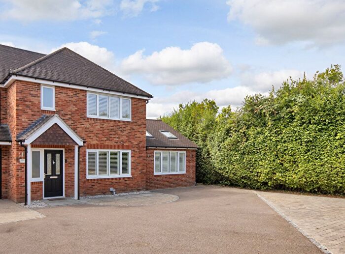 3 Bedroom Semi Detached House For Sale In Dynes Road, Kemsing, Sevenoaks, Kent, TN15
