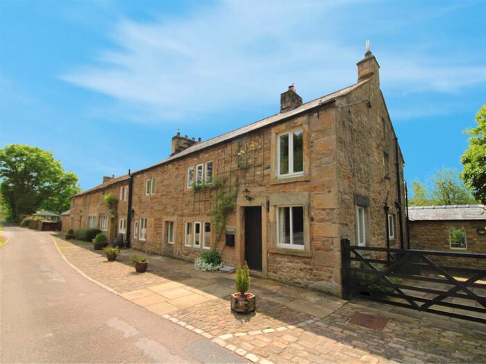 4 Bedroom End Of Terrace House For Sale In Splendid Country Home In Tatham, Lancaster, LA2