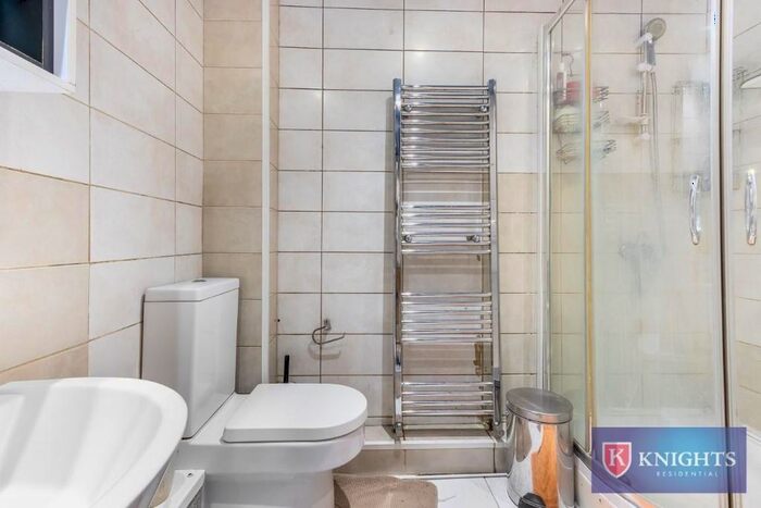 3 Bedroom Terraced House For Sale In Medcalf Road, London, EN3