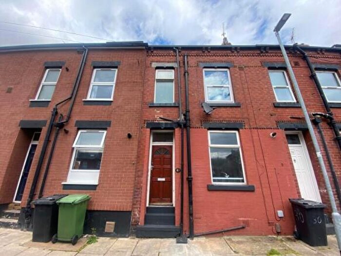 2 Bedroom Terraced House To Rent In Cleveleys Road, Leeds, LS11