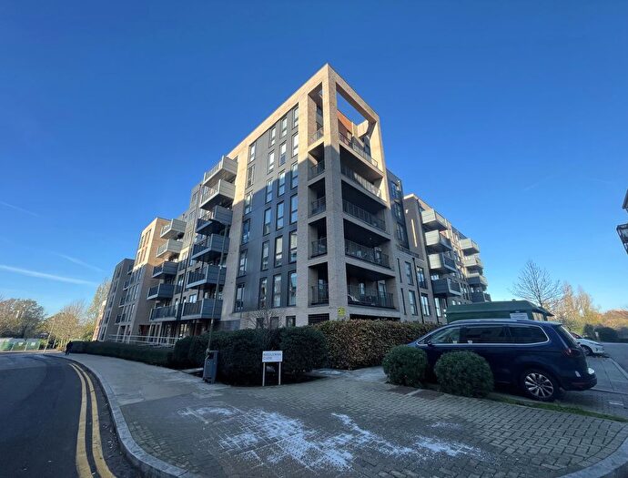 3 Bedroom Flat To Rent In Pulse Development, Colindale, NW9