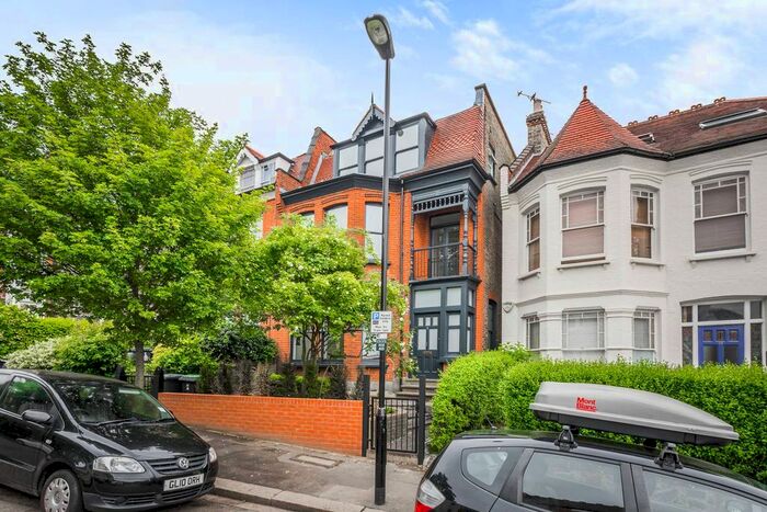 1 Bedroom Flat To Rent In Hillfield Avenue, Crouch End, London, N8