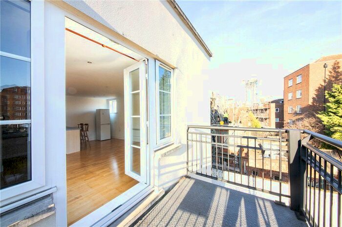 2 Bedroom Flat To Rent In Garratt Lane, Wandsworth, London, SW18