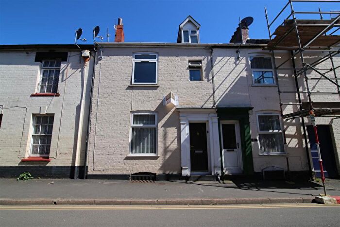 1 Bedroom House To Rent In Bampton Street, Tiverton, EX16