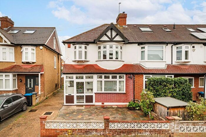 3 Bedroom Property To Rent In Buckleigh Avenue, West Wimbledon, SW20
