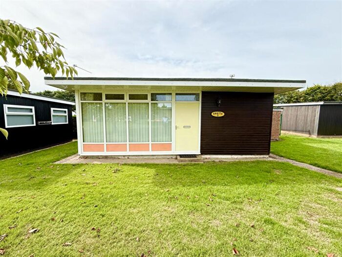 2 Bedroom Chalet For Sale In Broadside Chalet Park, Stalham, NR12