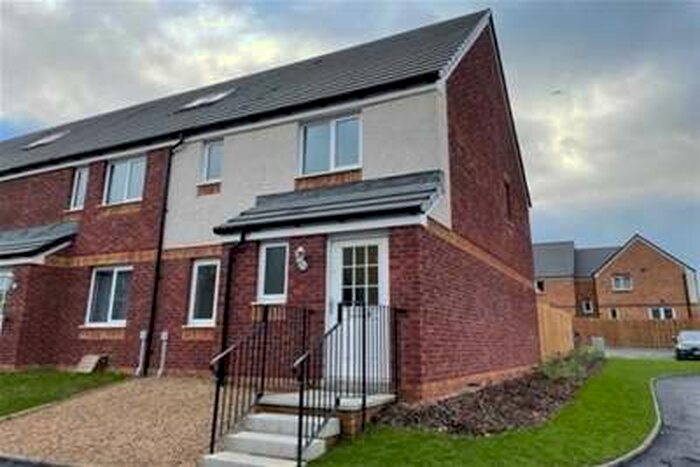 3 Bedroom House To Rent In National Crescent, Pollok, G43