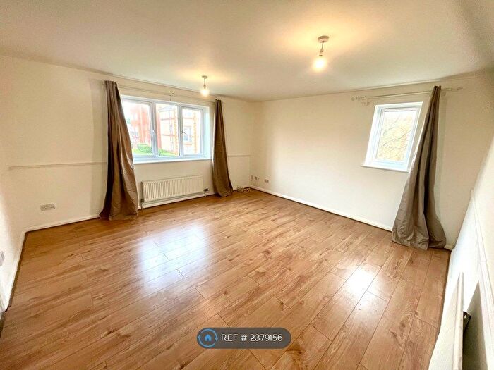 1 Bedroom Flat To Rent In Witts House, Kingston Upon Thames, KT1