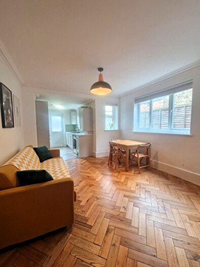 2 Bedroom Flat To Rent In Bulwer Road, Upper Leytonstone, E11