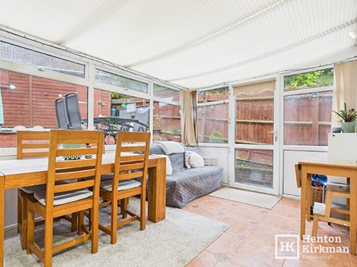 3 Bedroom End Of Terrace House For Sale In Hatfield Drive, Billericay, Essex, CM11