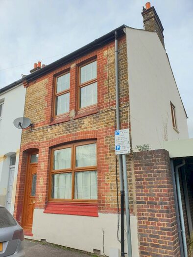 3 Bedroom End Of Terrace House To Rent In Clarence Row, Gravesend, Kent, DA12