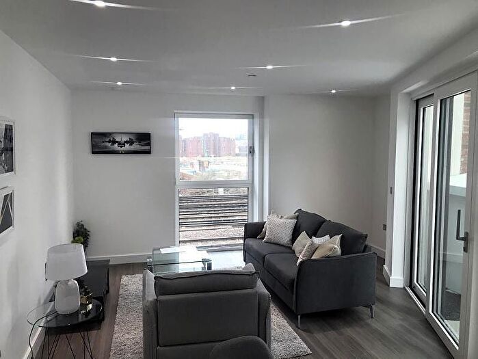 1 Bedroom Flat To Rent In Brent House, Wandsworth Road, SW8
