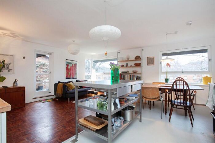 4 Bedroom Flat For Sale In Mary Datchelor Close, Camberwell, SE5