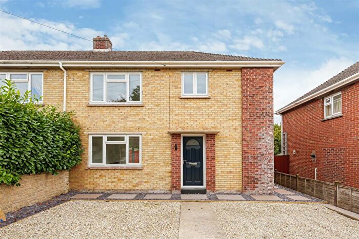 3 Bedroom Semi-Detached House For Sale In Mayenne Place, Devizes, SN10