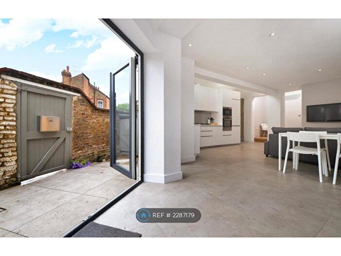 1 Bedroom Maisonette To Rent In Adderley Grove, London, SW11