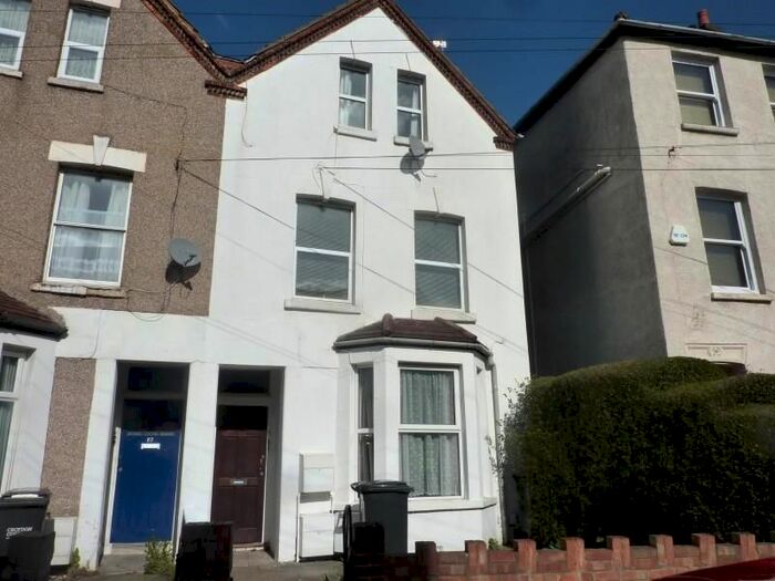 Studio To Rent In Albert Road, London, SE25