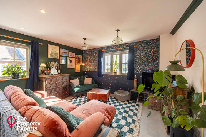 4 Bedroom Semi-Detached House For Sale In Sulhamstead Road, Reading, RG30