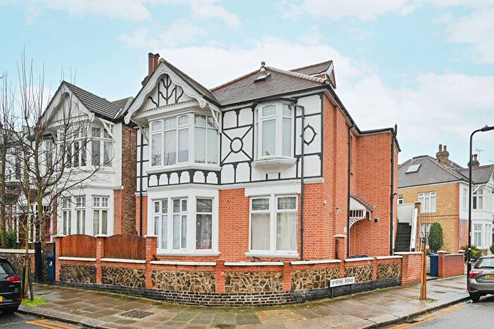 2 Bedroom Flat To Rent In Fordhook Avenue, Ealing, London, W5