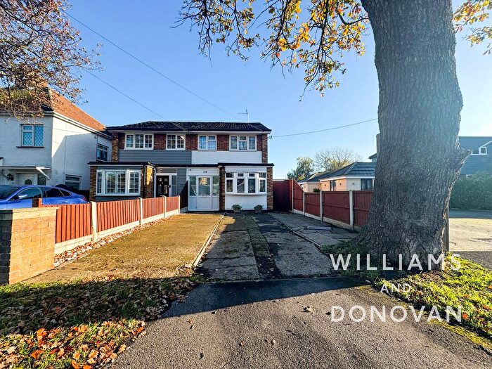 3 Bedroom Semi-Detached House For Sale In Plumberow Avenue, Hockley, SS5