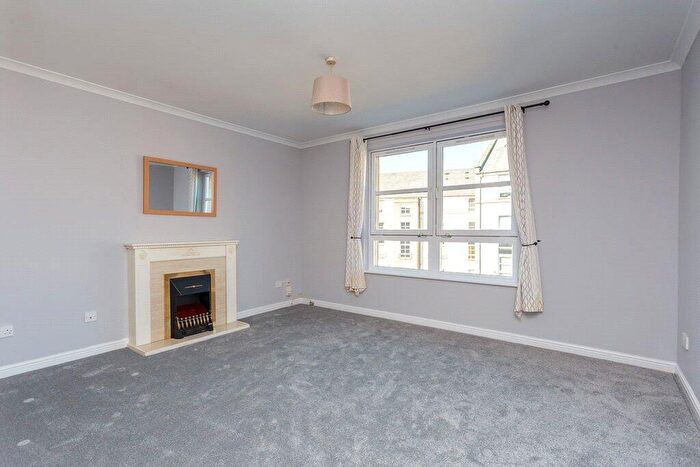 2 Bedroom Flat To Rent In Blandfield, Edinburgh, EH7