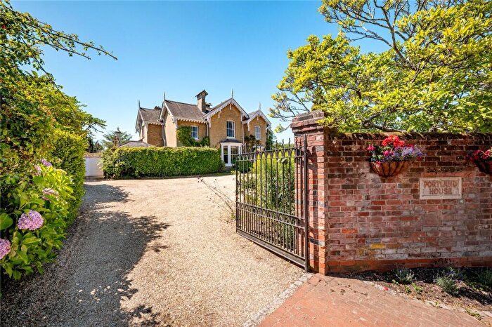 5 Bedroom Detached House For Sale In High Street, Botley, Hampshire, SO30