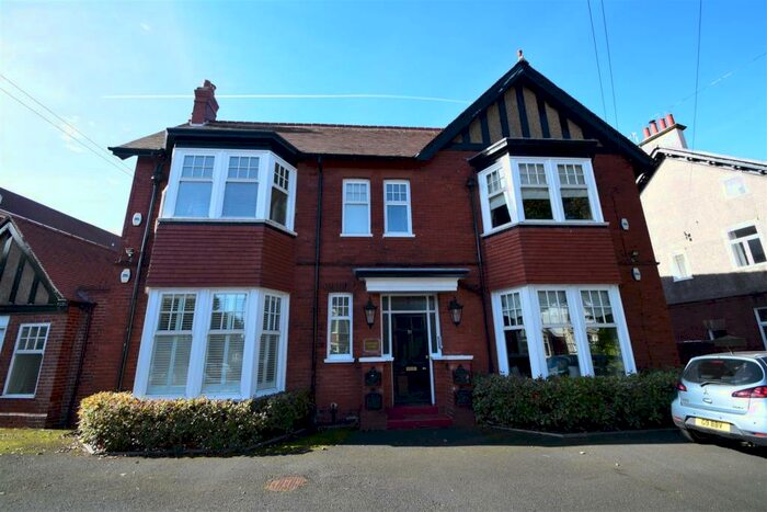 3 Bedroom Apartment To Rent In Holywell Avenue, Whitley Bay, NE26