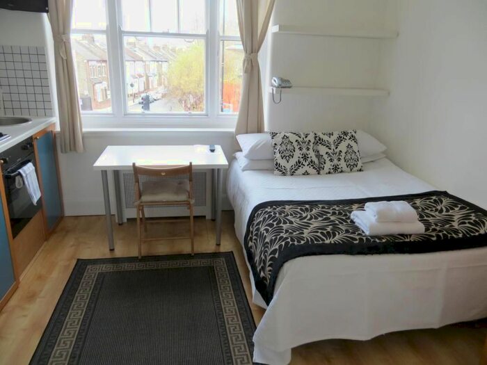 Studio To Rent In Fulham Palace Road, Hammersmith, London, W6