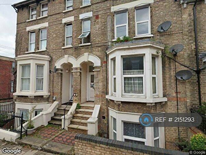 1 Bedroom Flat To Rent In Adelaide Square, Bedford, MK40