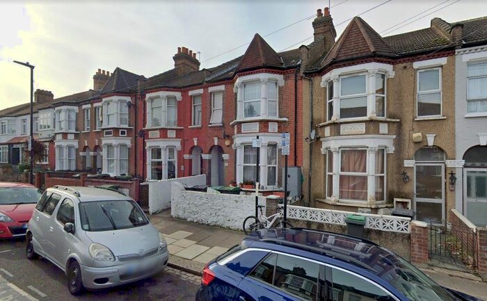 2 Bedroom Flat To Rent In Drayton Road, London, N17