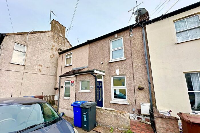 2 Bedroom Terraced House For Sale In Church Street, Grays, RM17