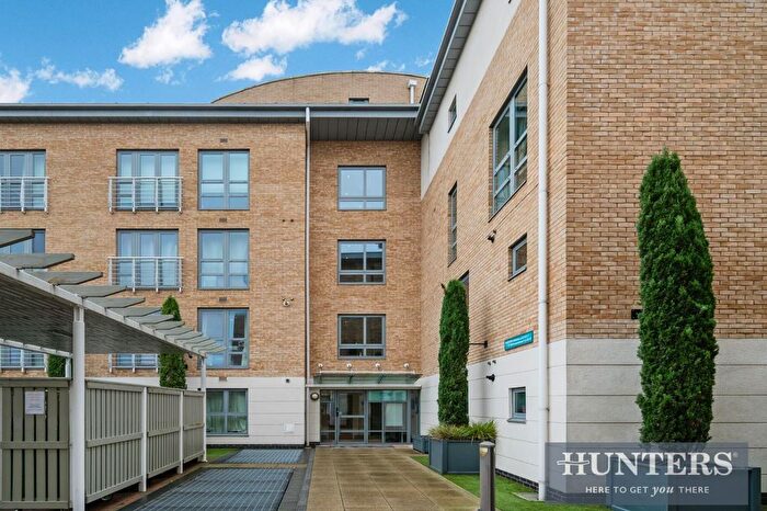 2 Bedroom Flat For Sale In Tallow Road, Brentford, TW8