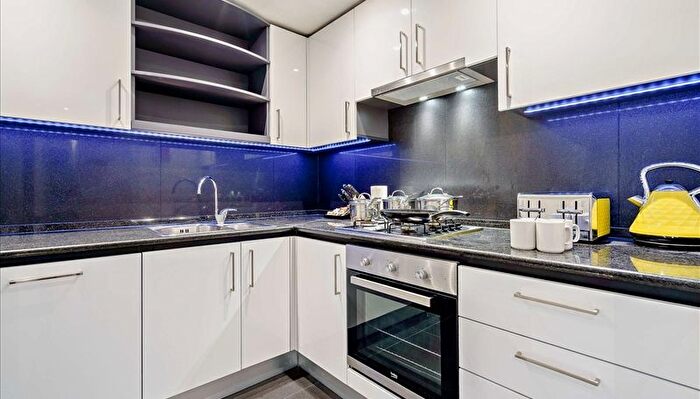 2 Bedroom Flat To Rent In Westferry Circus, London, E14