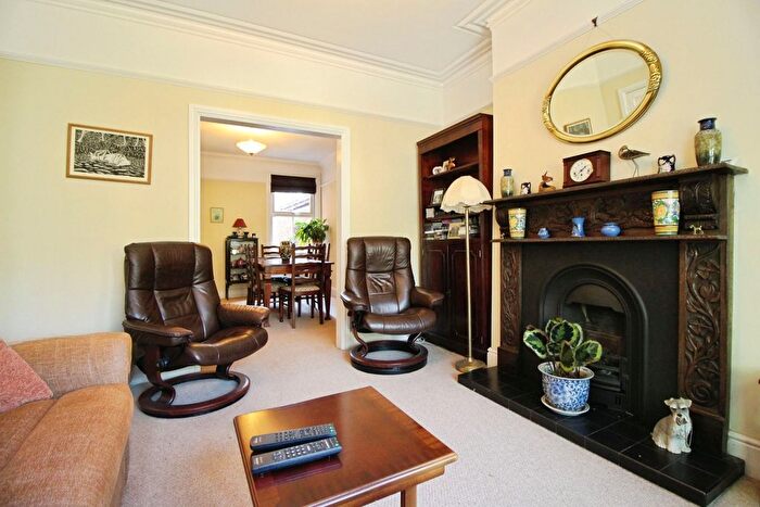4 Bedroom Terraced House To Rent In Goddard Avenue, Swindon, SN1