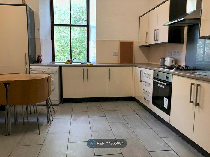 4 Bedroom Flat To Rent In Gray Street, Glasgow, G3
