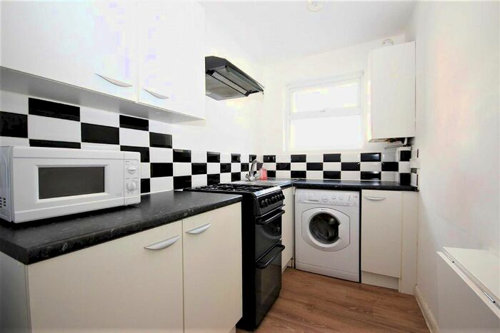 1 Bedroom Flat To Rent In Hoe Street, London, E17