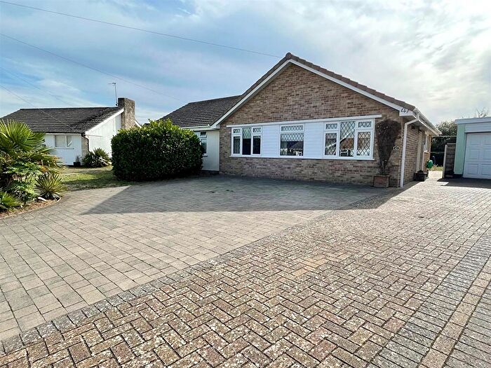 3 Bedroom Bungalow For Sale In Saxondale Avenue, Burnham-On-Sea, TA8
