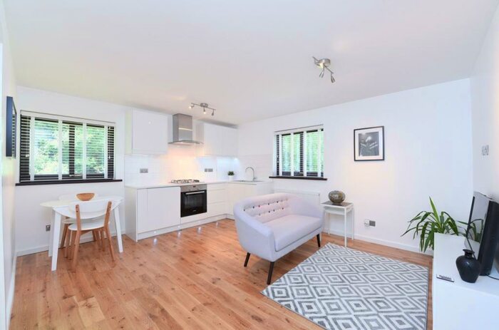 1 Bedroom Apartment To Rent In Wheatley Close, London, NW4